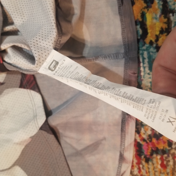 💘 Fabletics Floral Active Tank Top - Picture 2 of 3